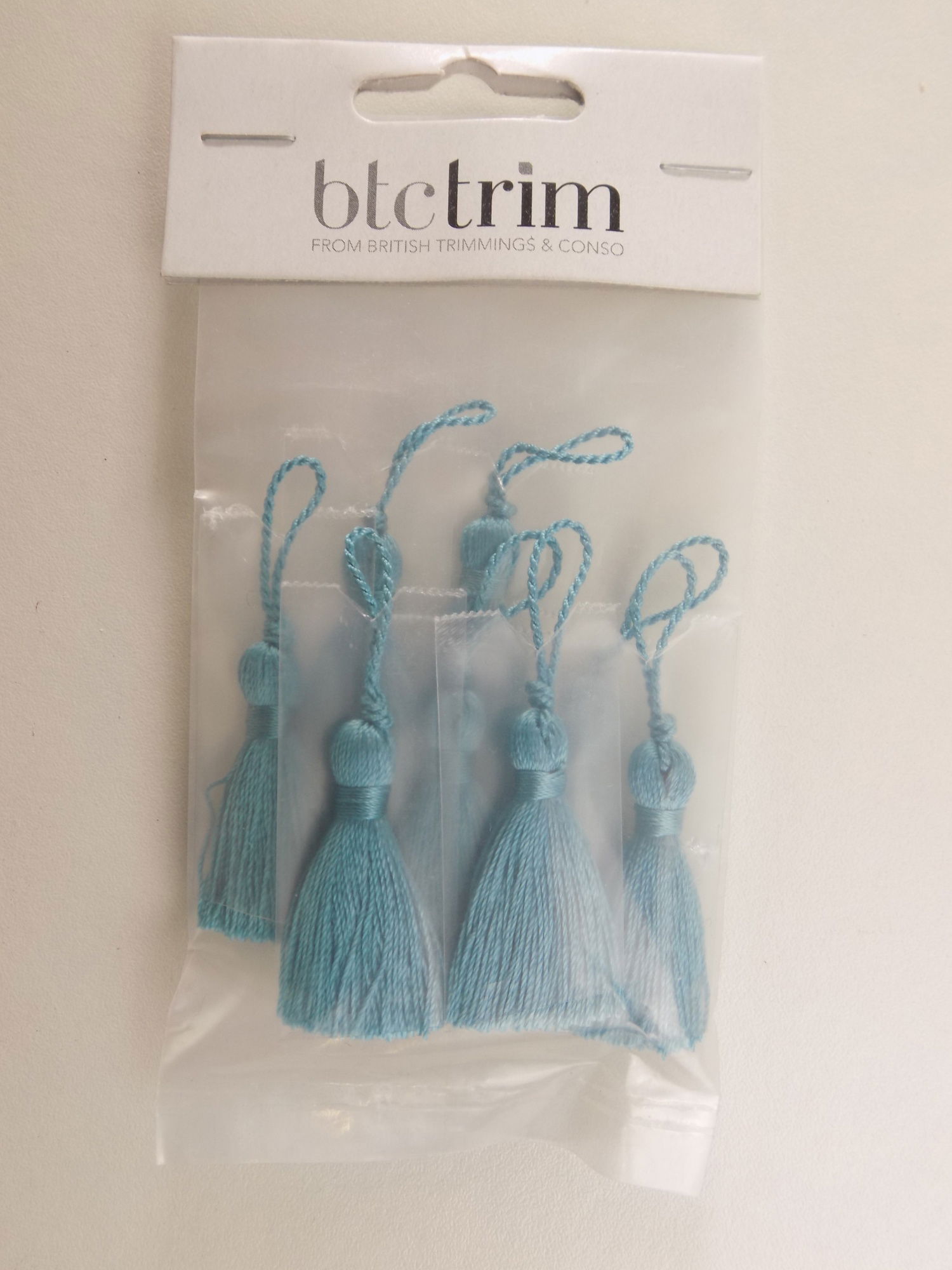 BTTA10 AQUA 4CM TASSEL PACK OF 8