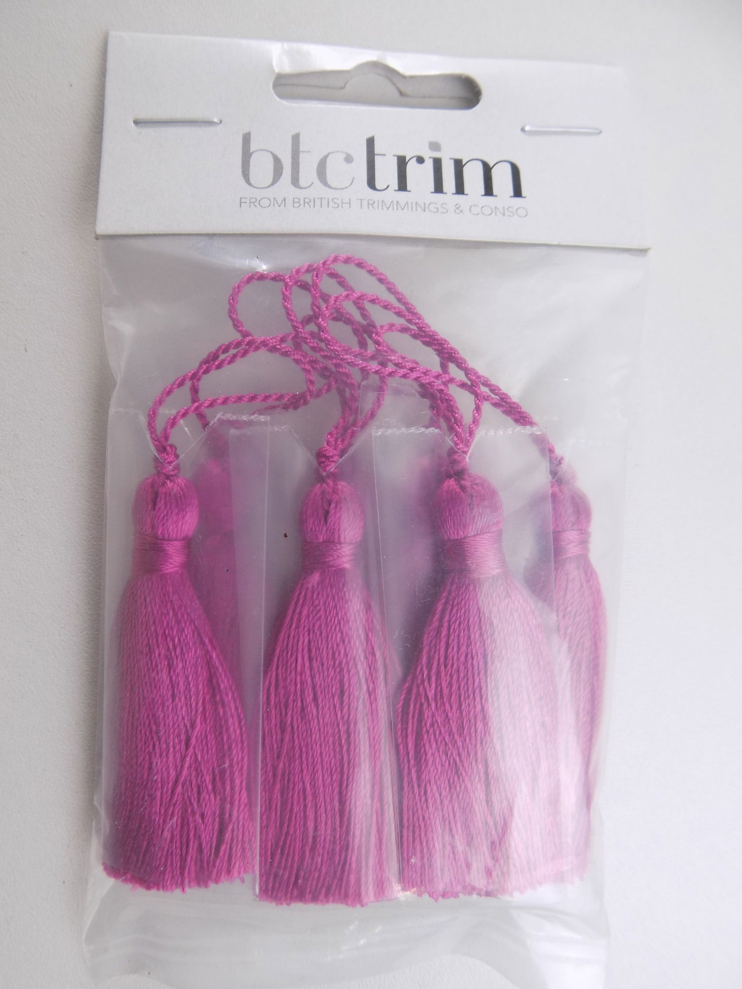 BTTA20 HOT PINK 6CM TASSEL PACK OF 8