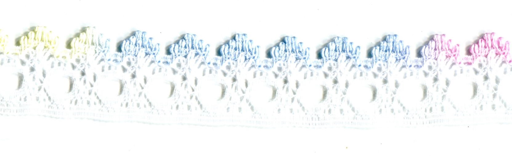 L43599-30 - KNITTING IN EYELET LACE 18MM MULTI/WHITE