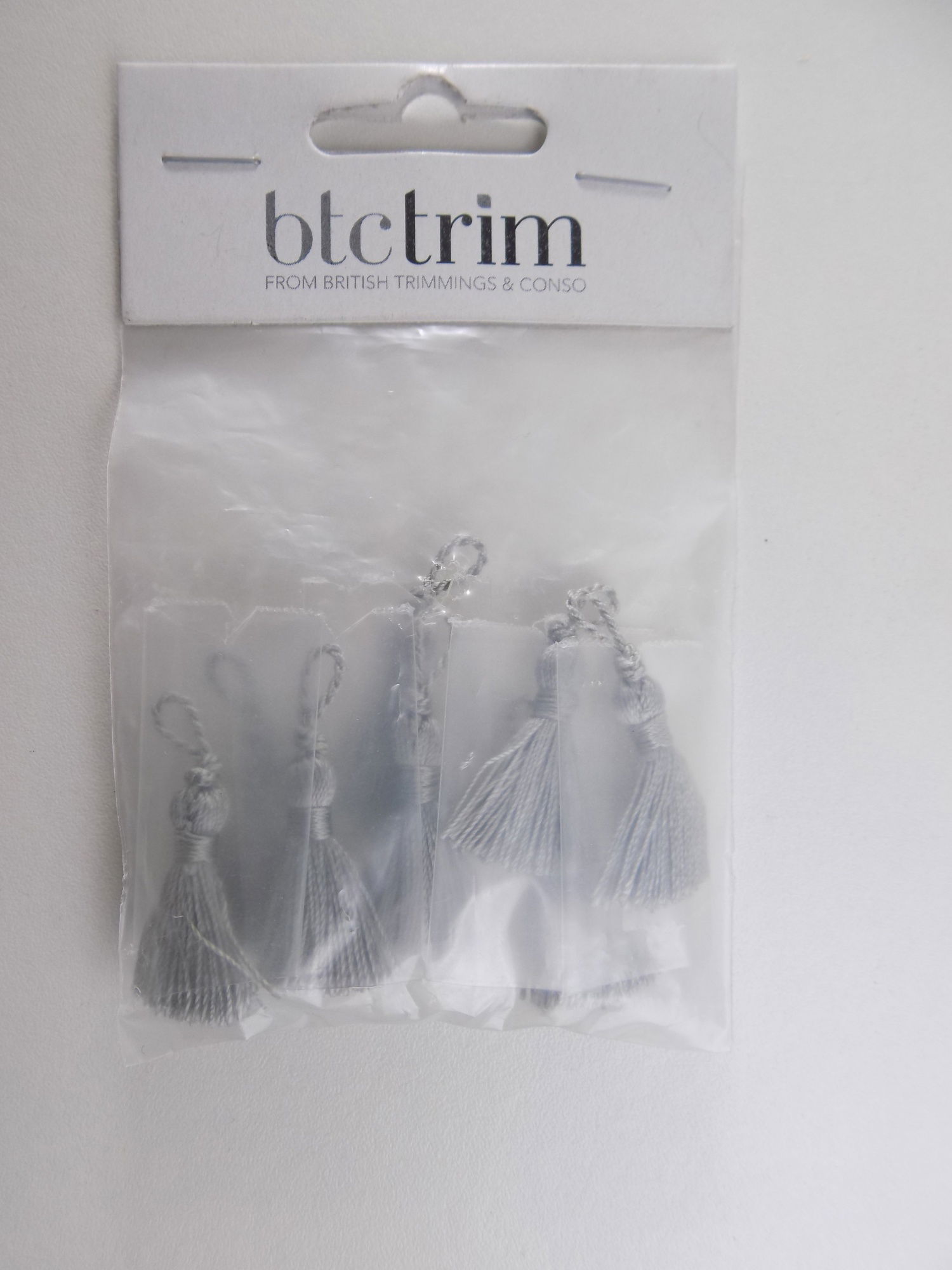 BTTA4 SILVER 3CM TASSEL (PACK OF 8)